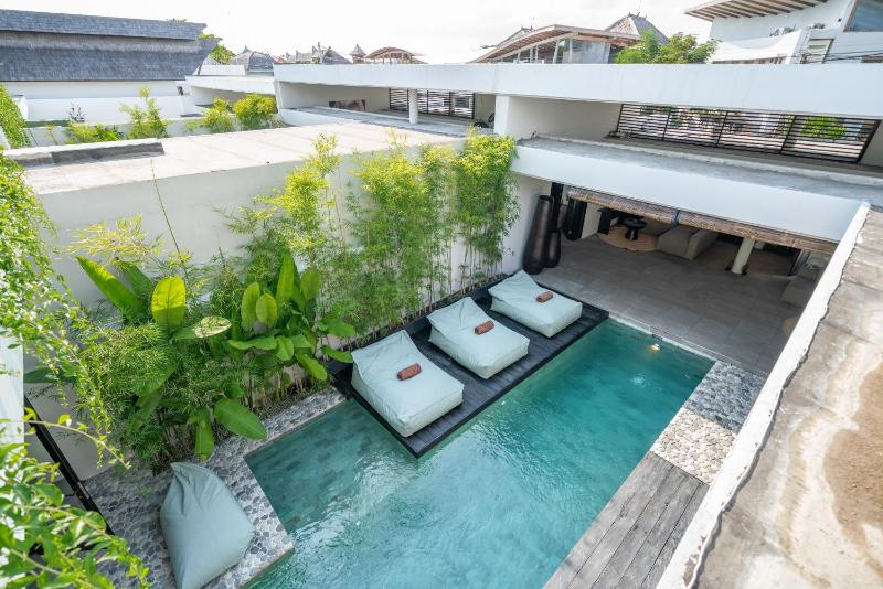 Villa Wiraja 1 - Modern 4 bdr villa in Berawa - image 18