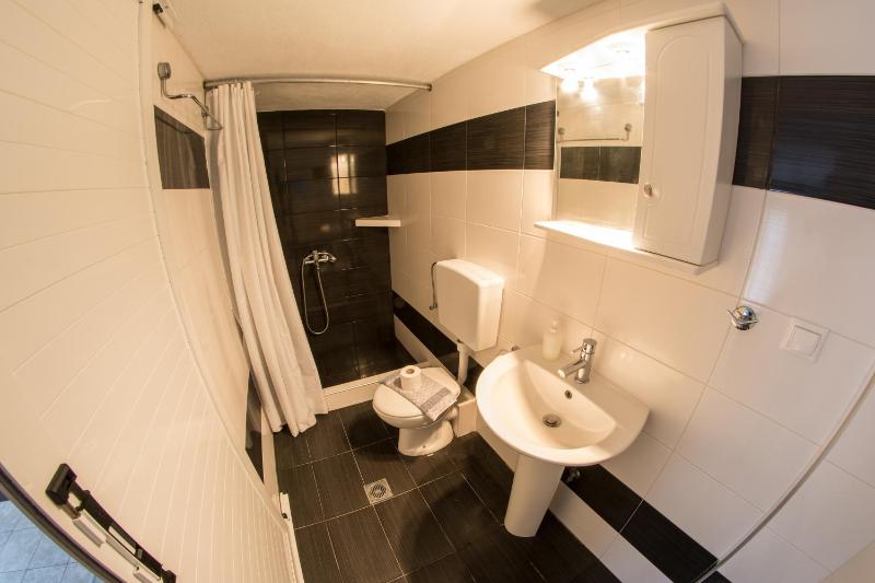 Two Bedroom Apartment (5 Adults) image 2