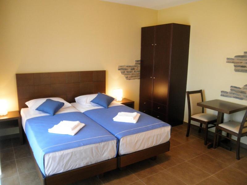 Twin Room with Sea View image 2