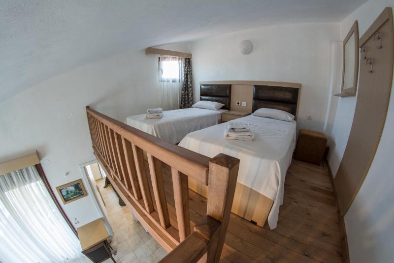 Apartment (5 Adults) - Split Level image 3