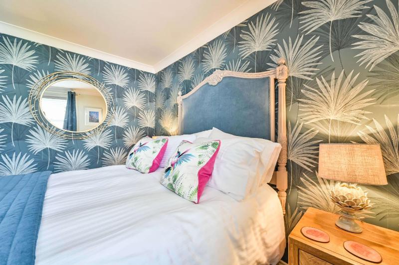 Lisburne Place - Luxury Three Bedroom Town House - image 38