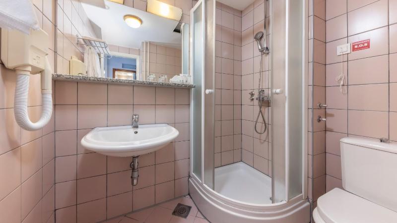 Standard Double Room - Park Side image 3