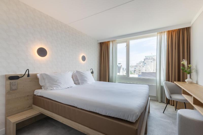 King Room image 3