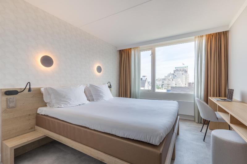 Standard Double Room image 4