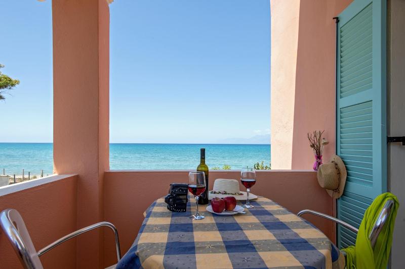 One-Bedroom Apartment with Sea View image 3