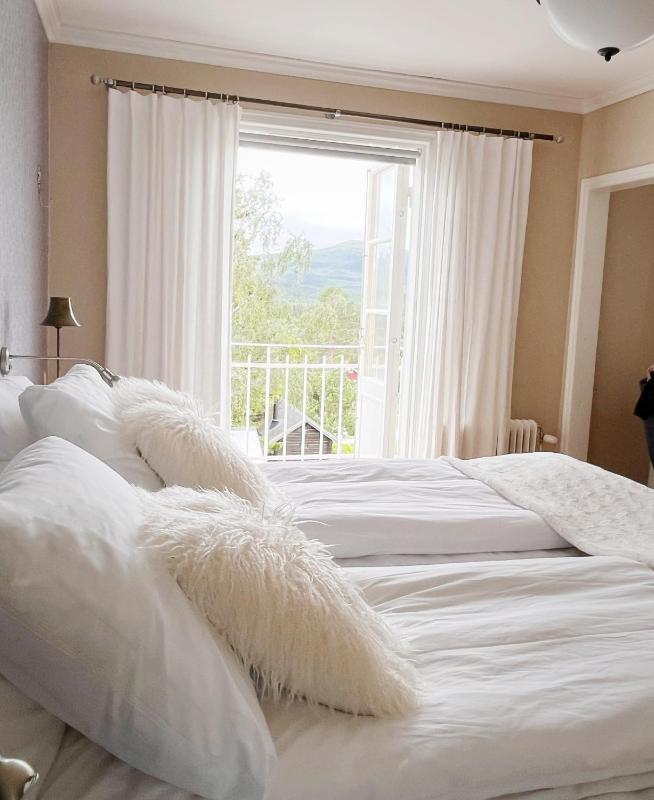 Junior Suite with Mountain View image 1