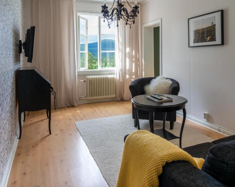 Junior Suite with Mountain View image 3