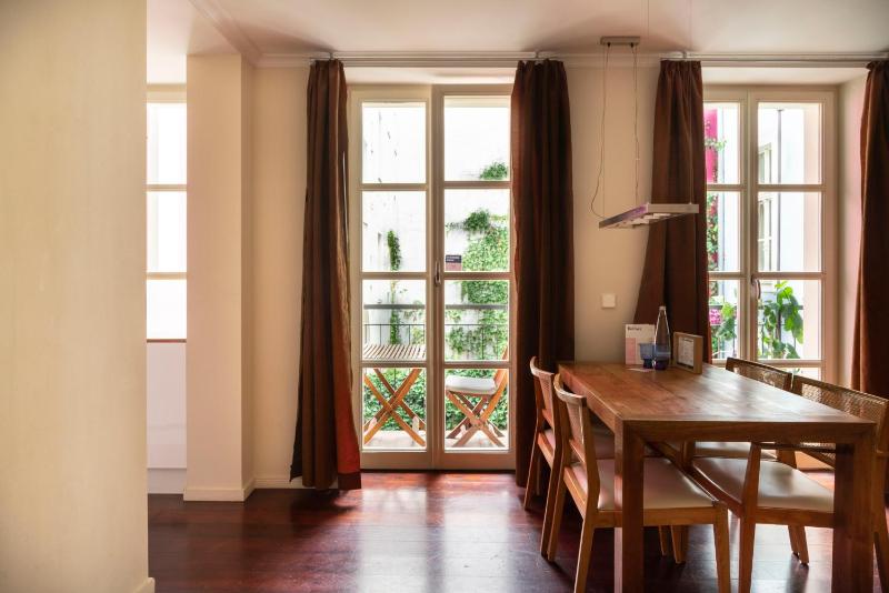 Extra Large Studio with Kitchenette, Terrace and Sofa Bed image 2