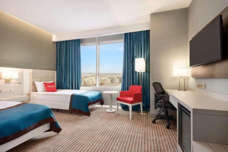 Twin Room - Non-Smoking image 1