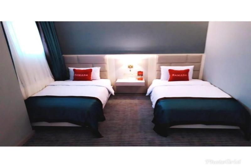 Twin Room - Non-Smoking image 3