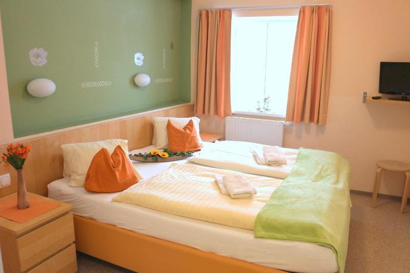 One-Bedroom Apartment image 2