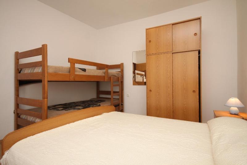 One-Bedroom Apartment with Terrace and Sea View image 3