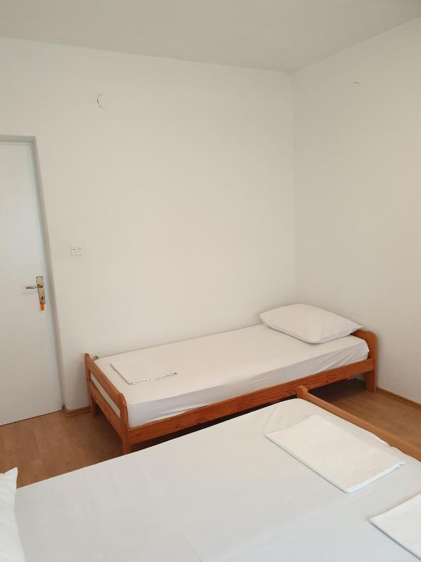 Double Room image 4