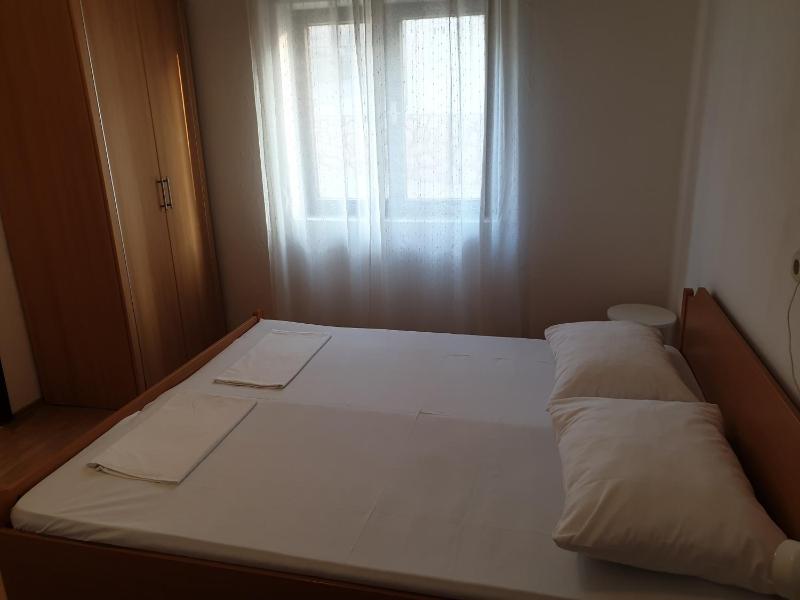 Double Room image 3