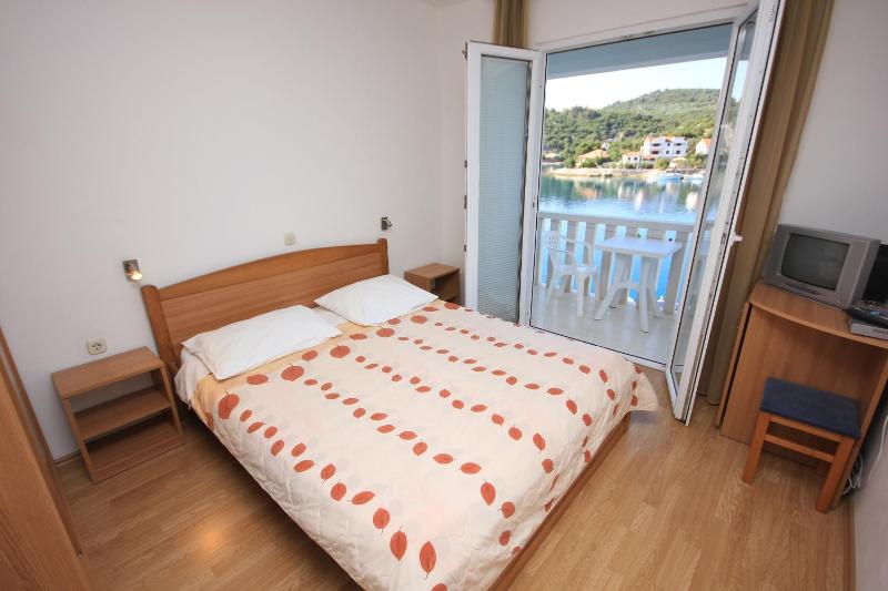Double Room with Balcony and Sea View image 1