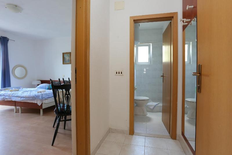 One-Bedroom Apartment with Balcony and Sea View image 2