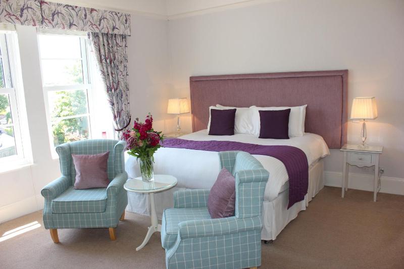 Superior King Room image 4