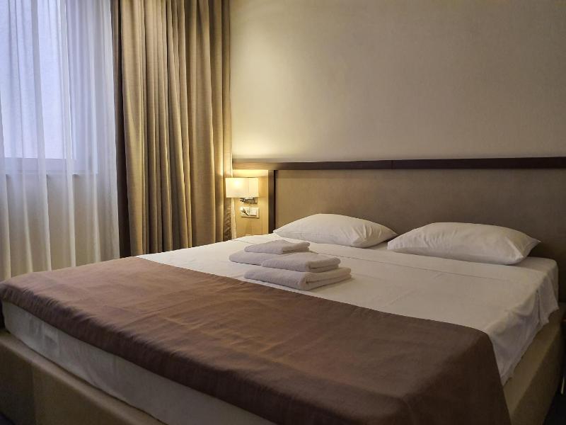 Budget Double Room image 3