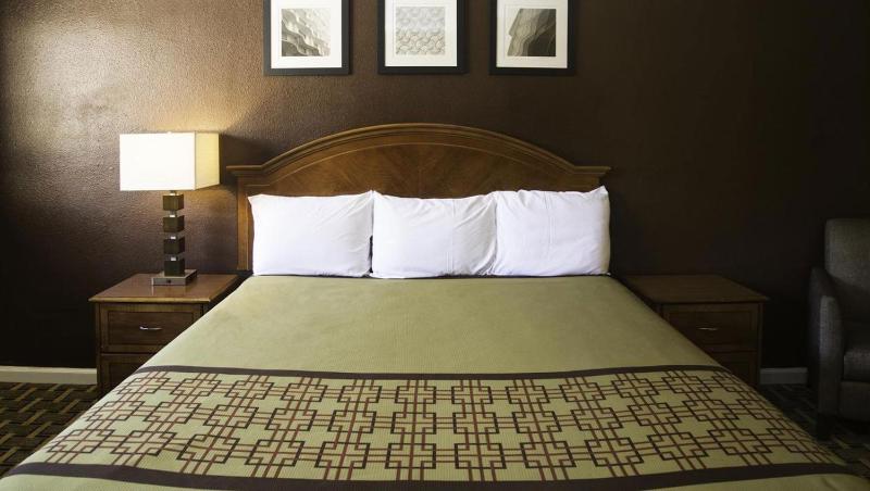 Queen Room - Disability Access