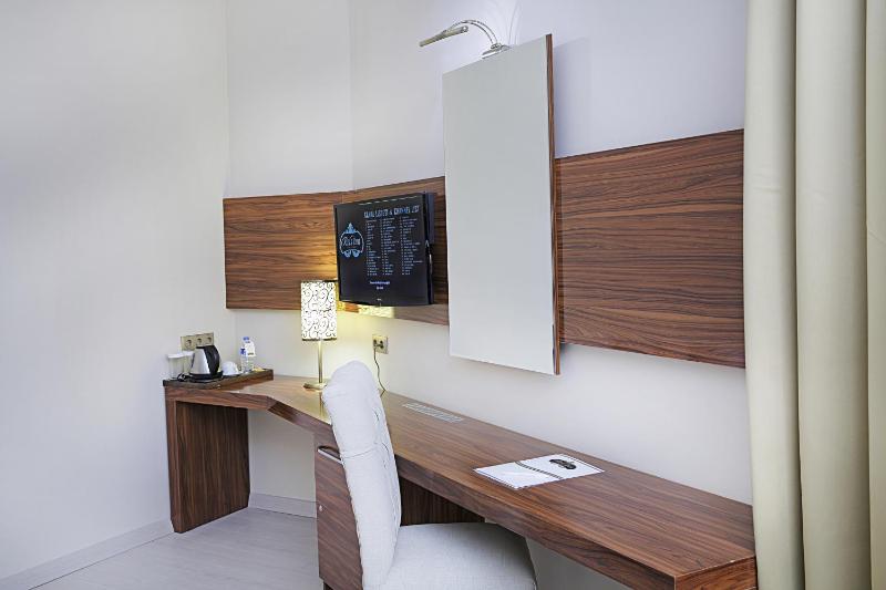 Deluxe Double Room image 4