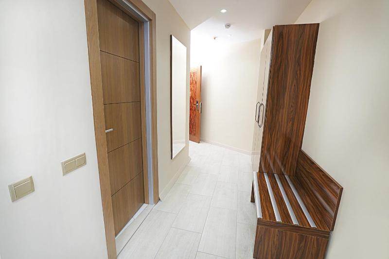 Deluxe Suite image 3