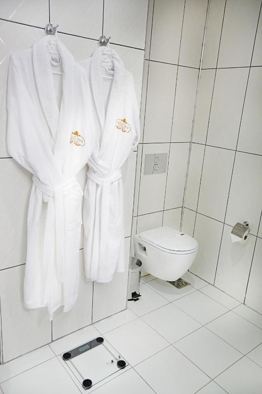 Deluxe Suite image 2