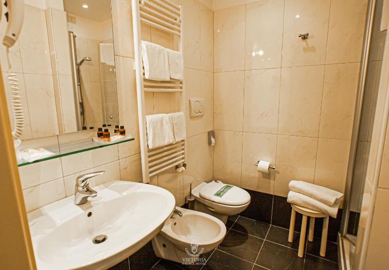 Deluxe Double Room with Balcony and Lagoon View image 3