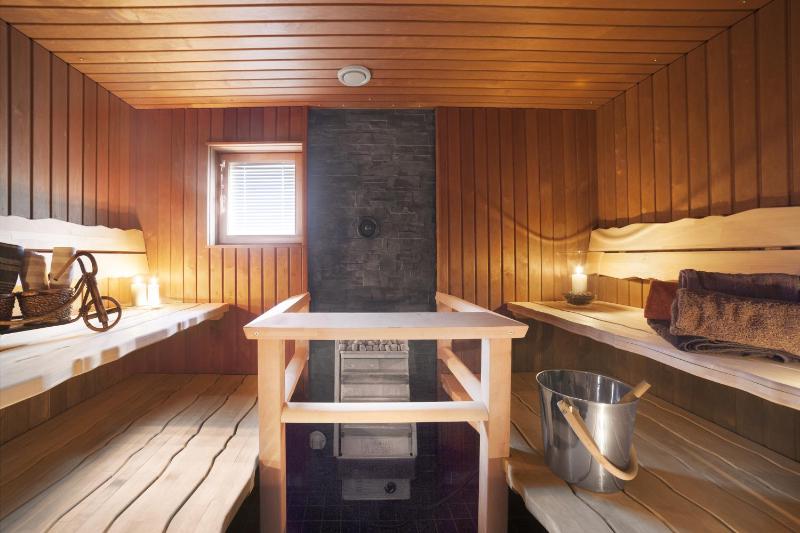 Superior Four-Bedroom Villa with Sauna image 3