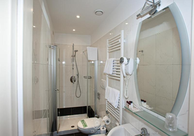 Economy Double or Twin Room Ground Floor image 3