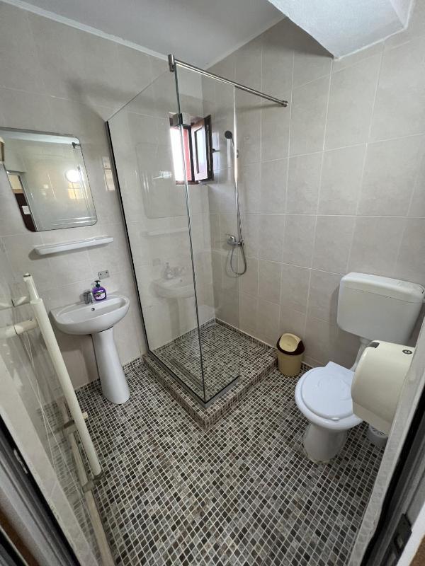 Double or Twin Room image 3