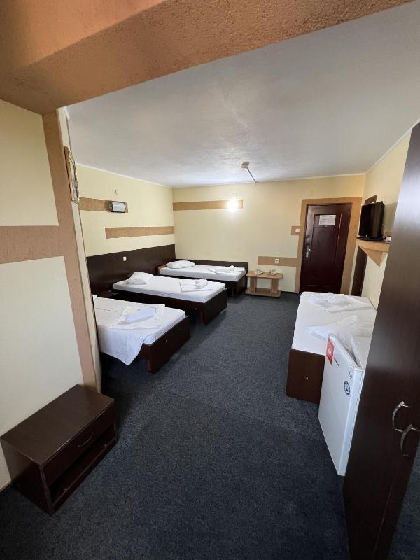 Quadruple Room image 2