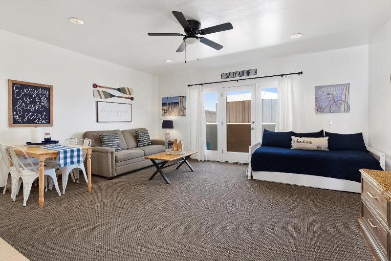 King Suite with Ocean View image 4