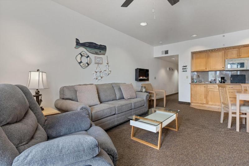 Family Room with Sea View image 3