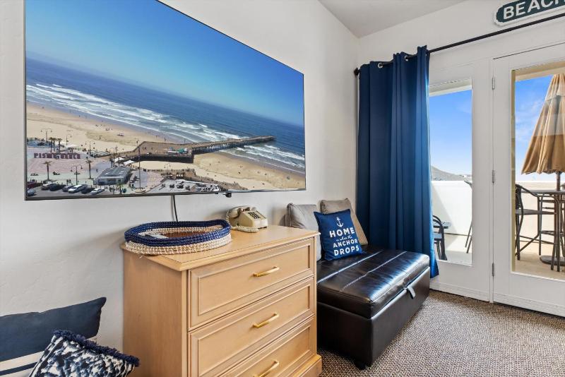 Family Room with Sea View image 3