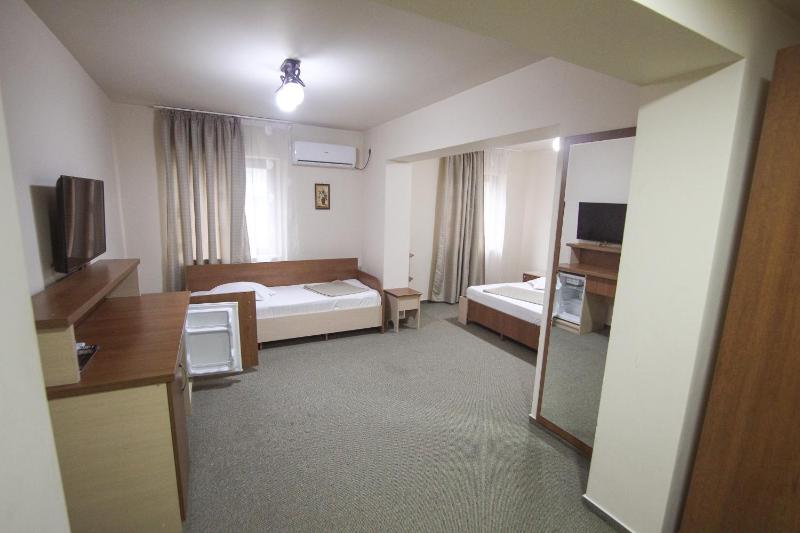 Apartment image 3