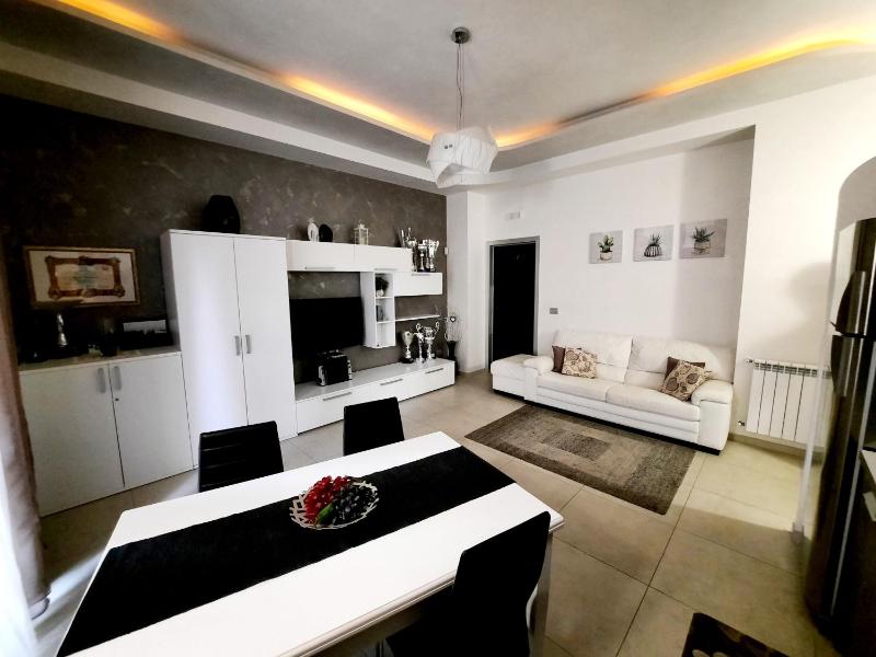 One-Bedroom Apartment image 1