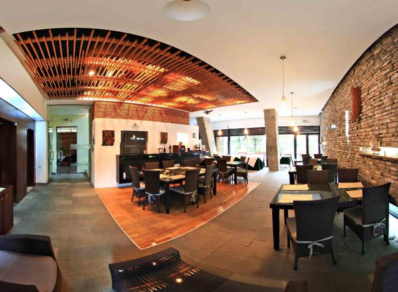 Villa image 2