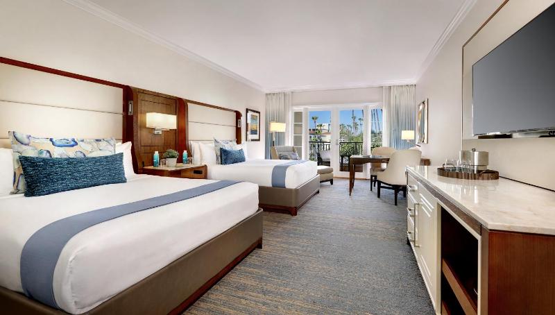 Balboa Bay Resort - image 2