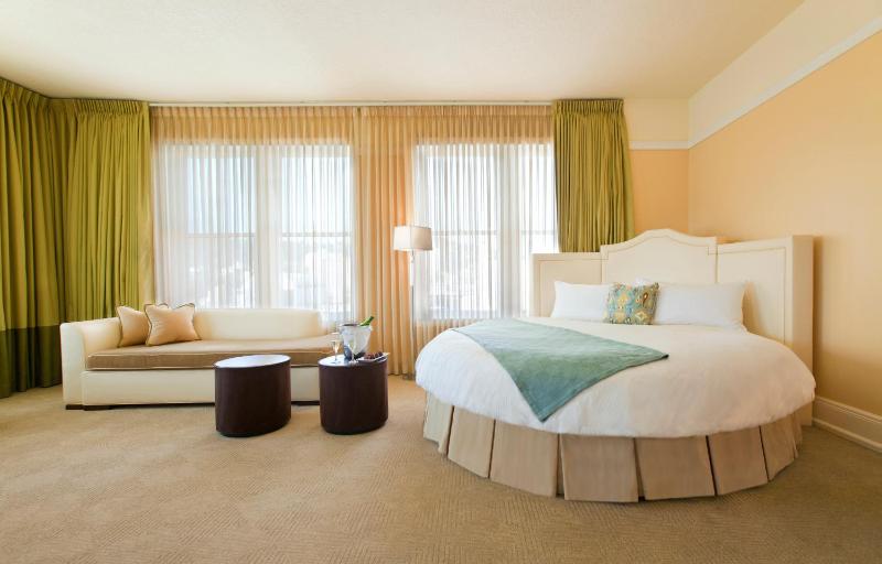 Hotel DeLuxe - image 49