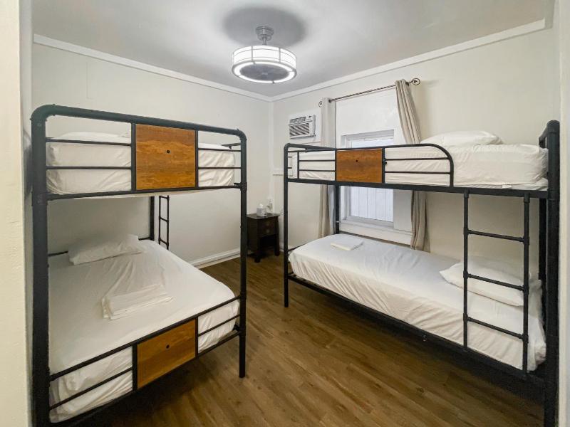 Bed in 4-Bed Mixed Dormitory Room image 1