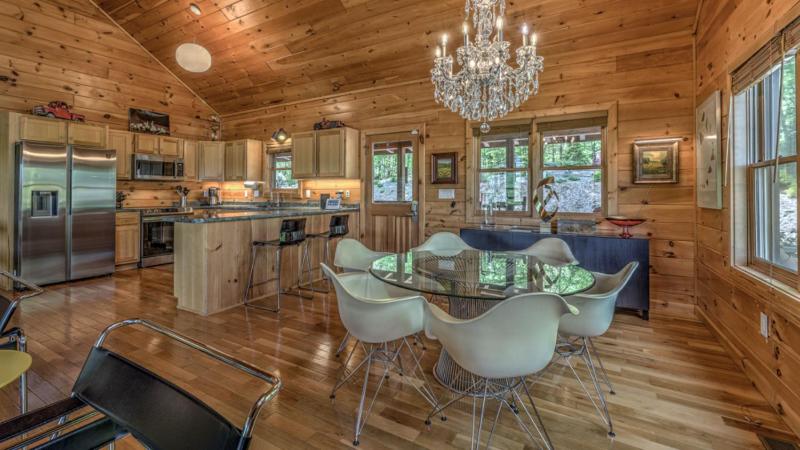 Endless Echo- Dog Friendly Close to Activities Party Porch! - image 13
