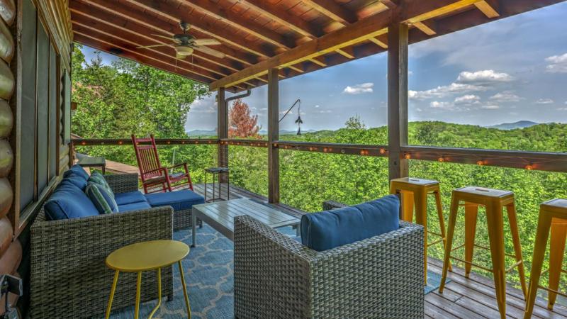 Endless Echo- Dog Friendly Close to Activities Party Porch! - image 45