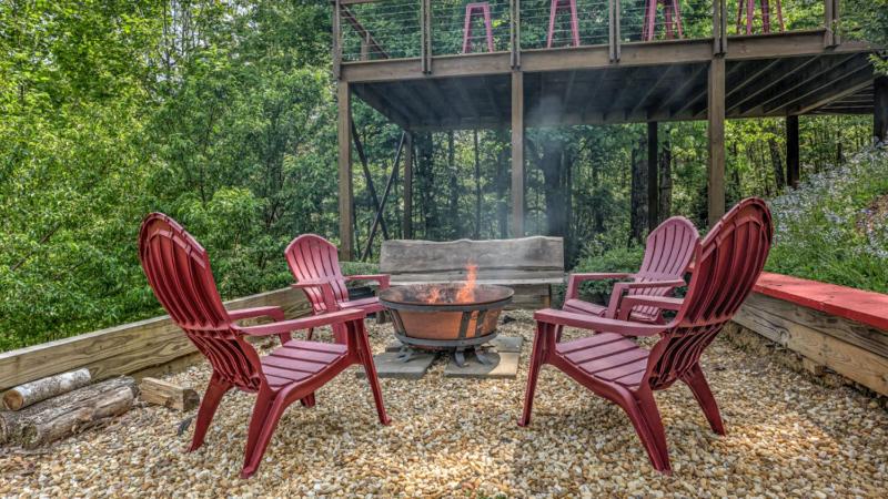 Endless Echo- Dog Friendly Close to Activities Party Porch! - image 10