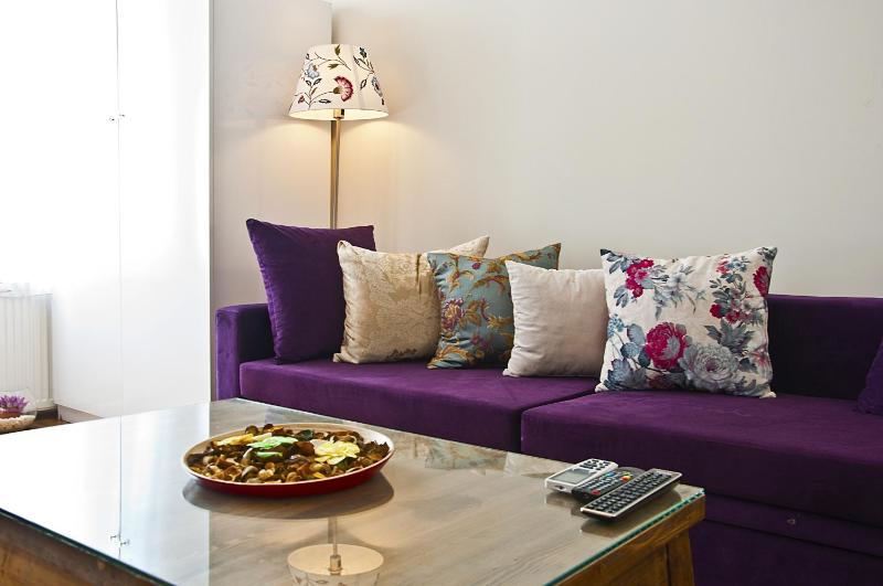 Studio Apartment image 2