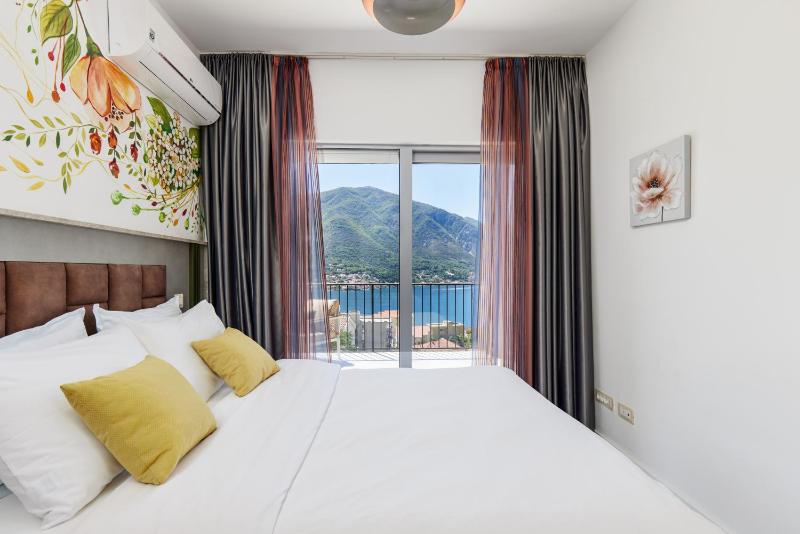 Apartment 3 With Amazing Sea View - image 3