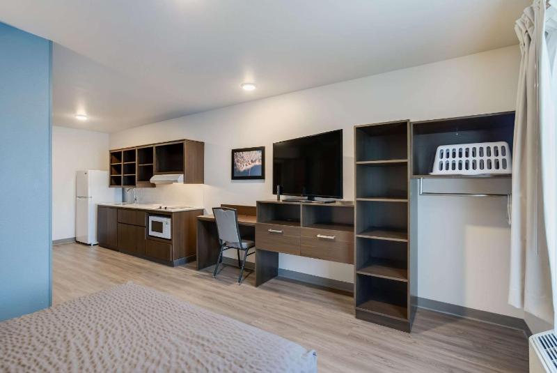 QUEEN SUITE ACCESSIBLE image 4