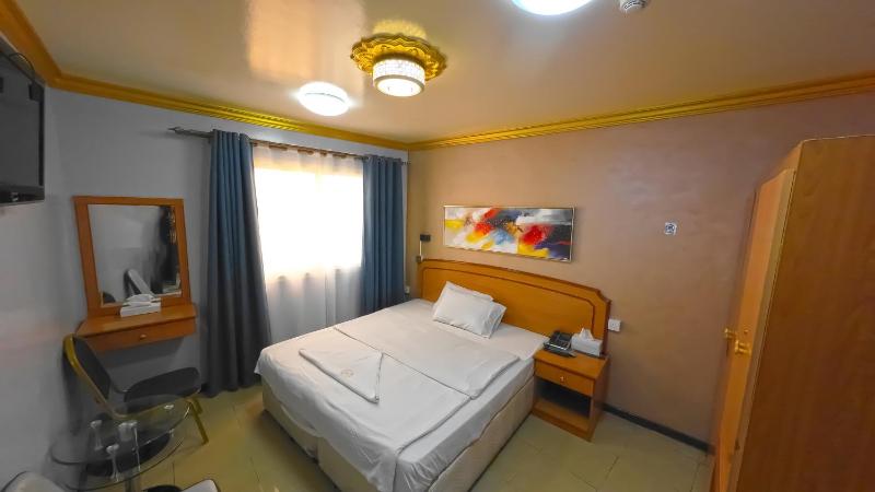 Double Room image 1
