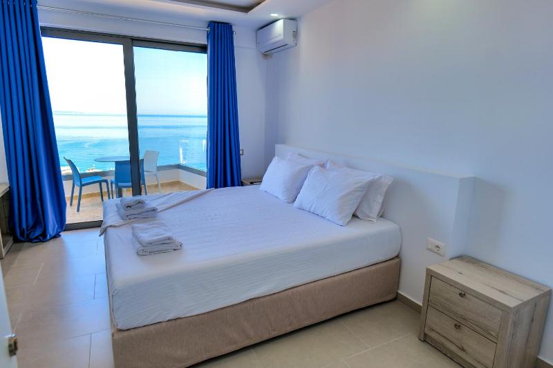 Sea View Hotel - image 9