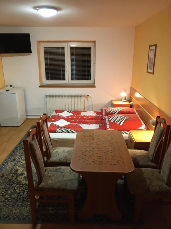 Standard Double Room image 3