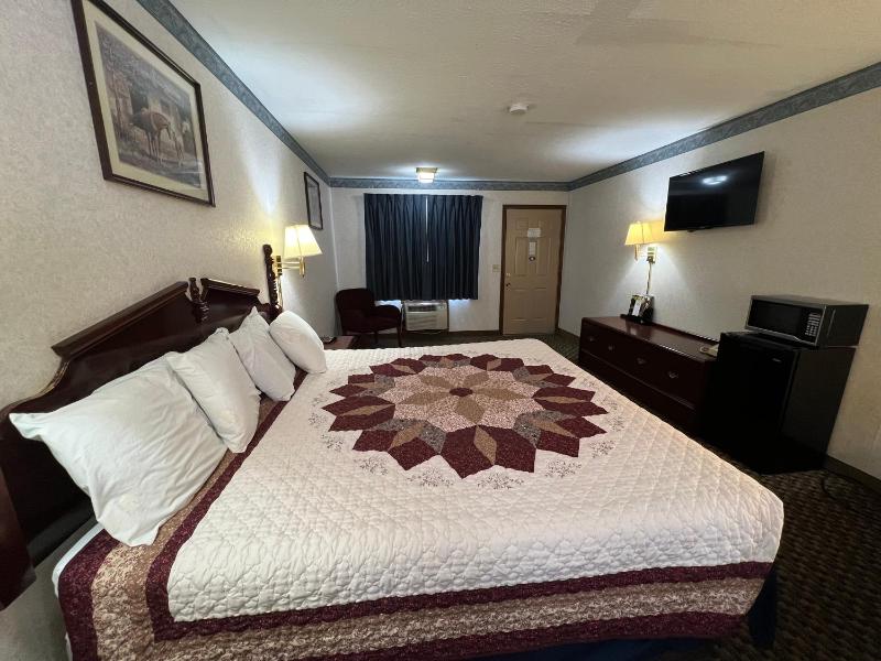 King Room image 3